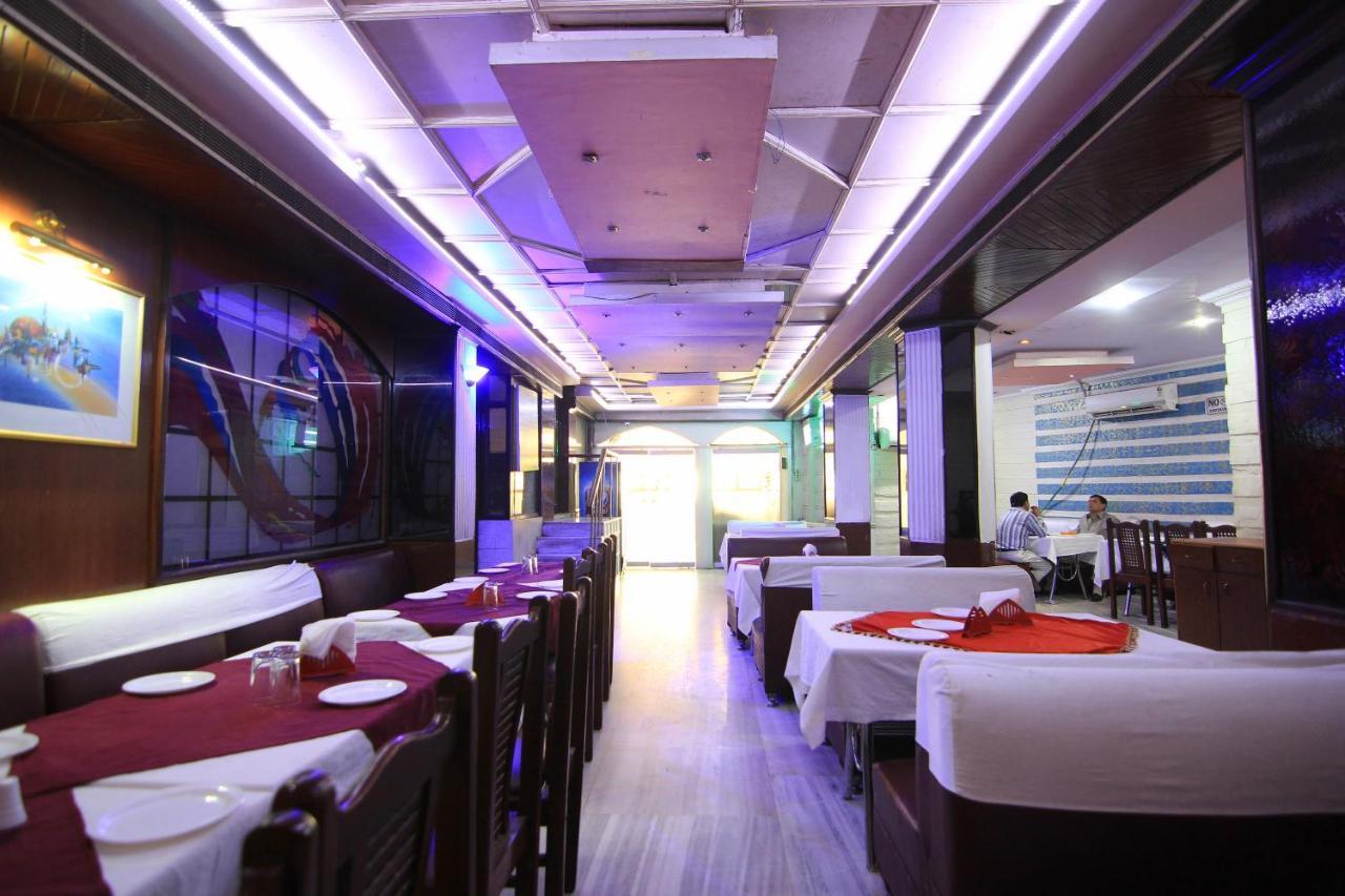 Oyo 2569 Hotel Paradise Kanpur Luaran gambar